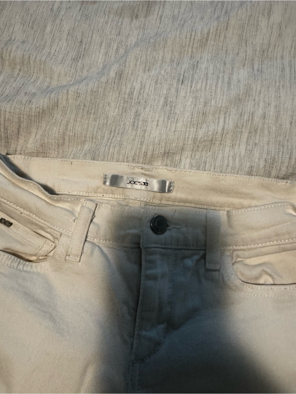 Joe's Jeans Women's Cream Straight-Leg Capri Jeans - Picture 5 of 7